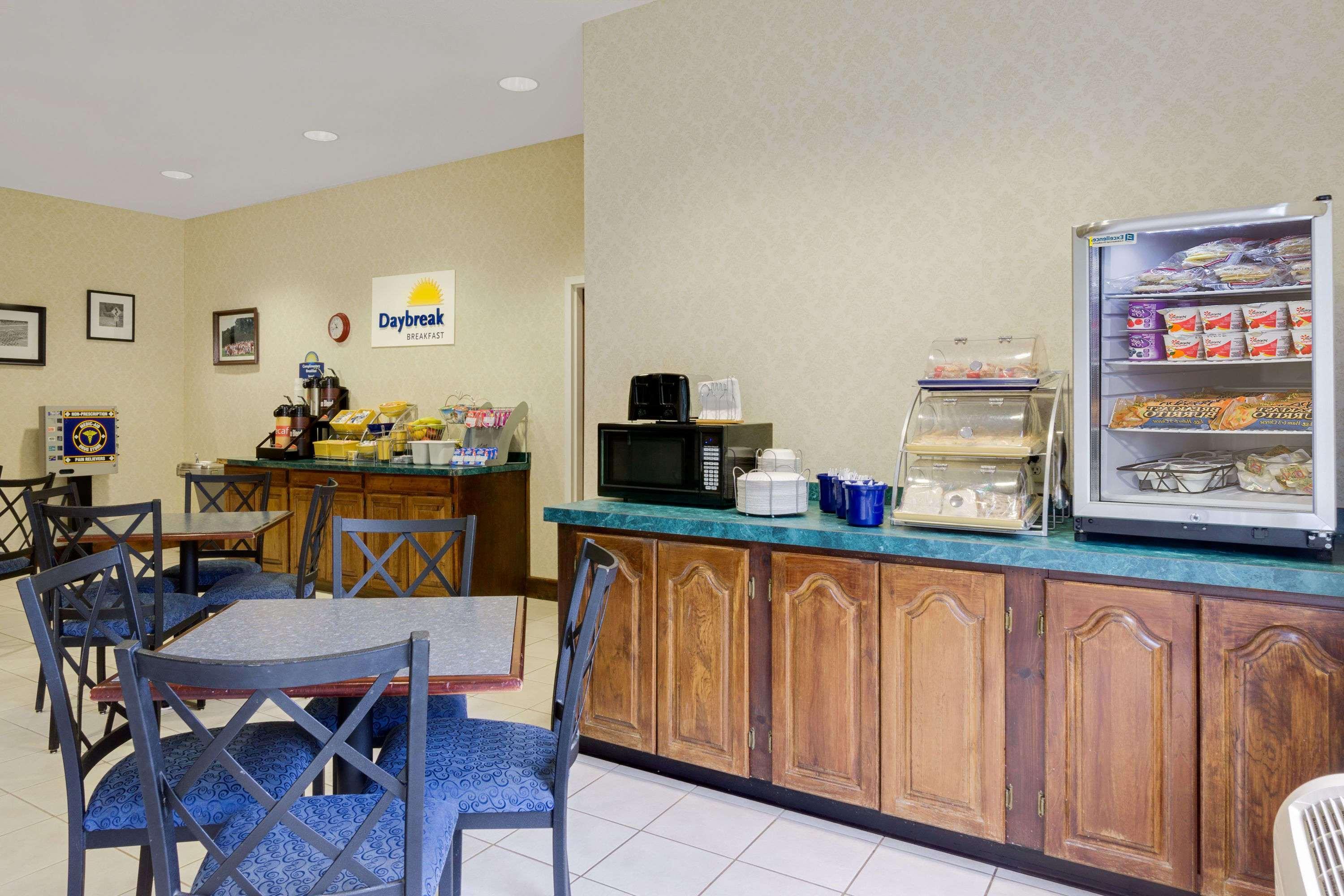 Magnuson Hotel West Liberty Zewnętrze zdjęcie